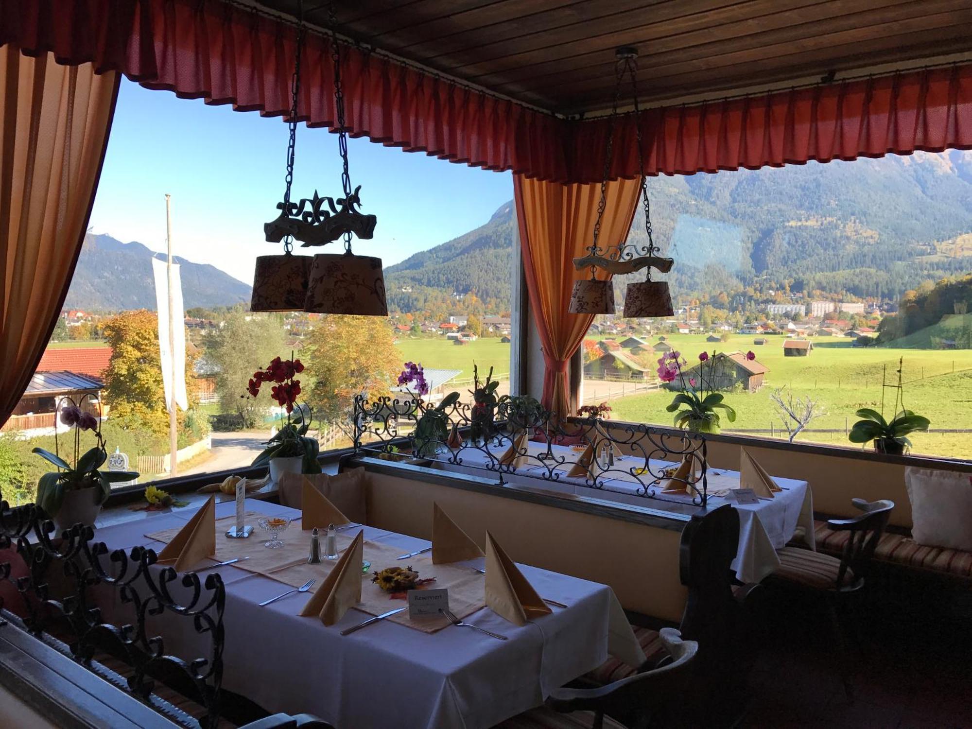 Hotel Restaurant Hausberg 加爾米施-帕滕基興 外观 照片